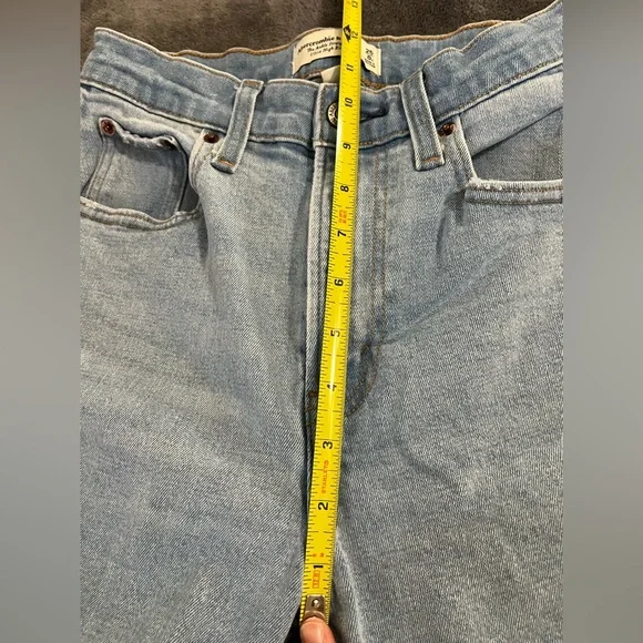 Light Wash High Rise Straight Jeans SIZE 25 SHORT - Picture 4 of 6